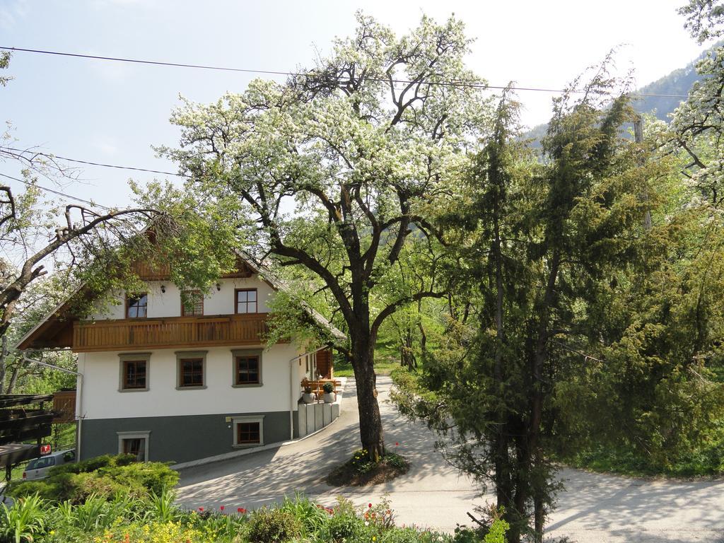 Farm Dolinar Krainer Bohinjska Bela